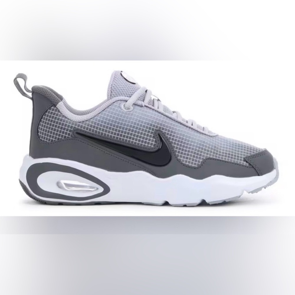 Boys’ Nike Air Max Size 4